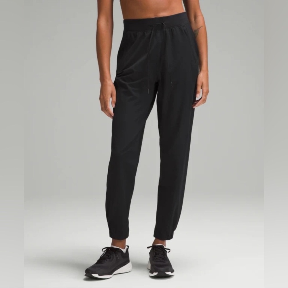 Lululemon License to Train High-Rise Pant Joggers Black Size 4 NWT